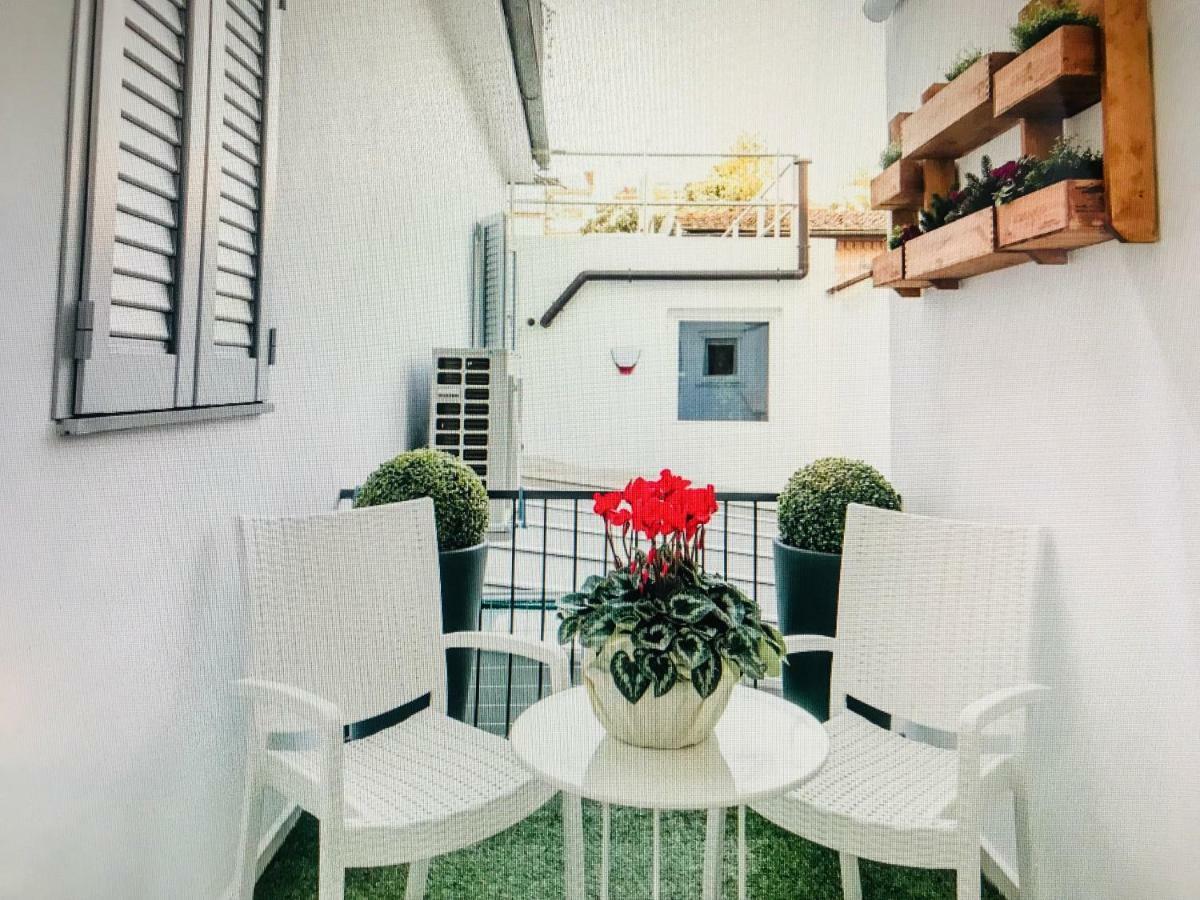 Booking Florencia Exterior foto