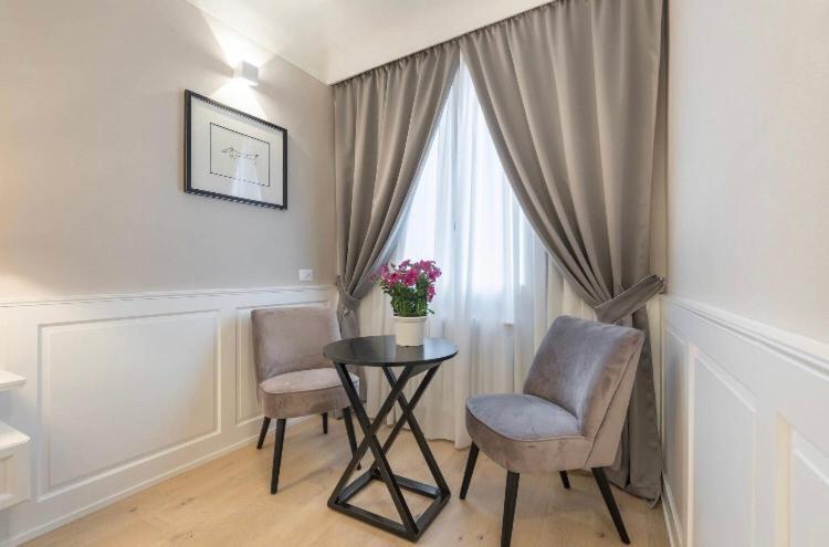 Booking Florencia Exterior foto